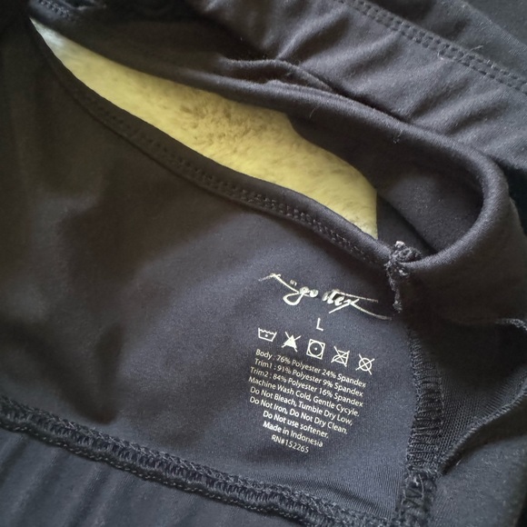 Black sports bra bundle - Picture 6 of 9